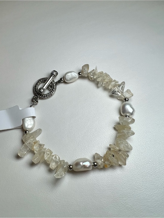 Jewelry - NWOT Baroque freshwater pearl clear quartz toggle clasp wired bracelet